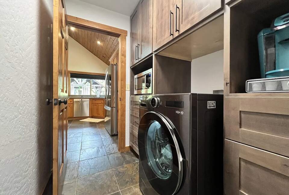 Timber Circle Retreat | Cozy Woodland Home Near Lake of the Woods - Klamath Falls, Oregon