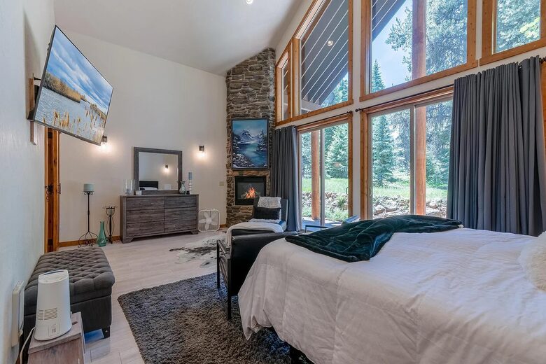 Timber Circle Retreat | Cozy Woodland Home Near Lake of the Woods - Klamath Falls, Oregon