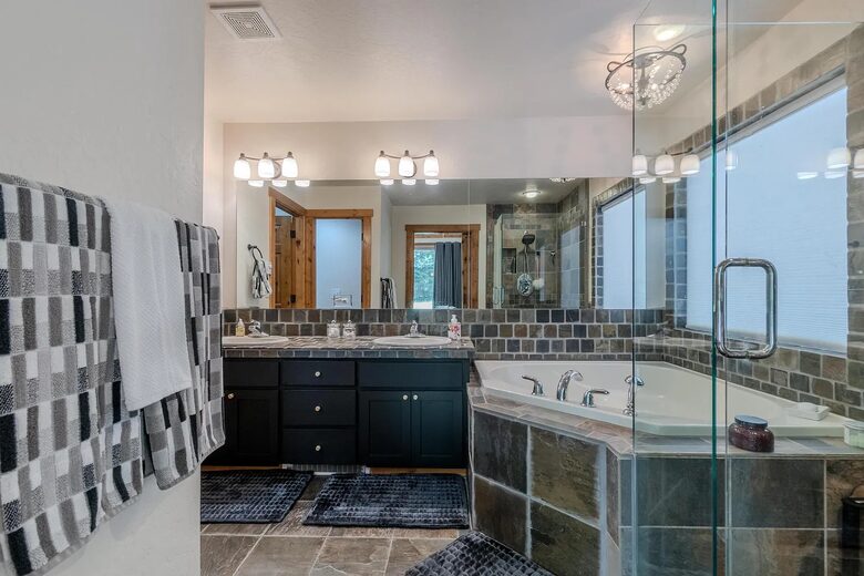 Timber Circle Retreat | Cozy Woodland Home Near Lake of the Woods - Klamath Falls, Oregon