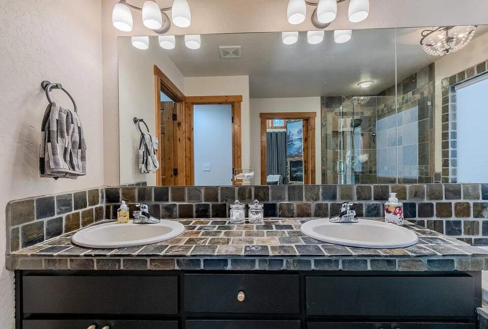 Timber Circle Retreat | Cozy Woodland Home Near Lake of the Woods - Klamath Falls, Oregon