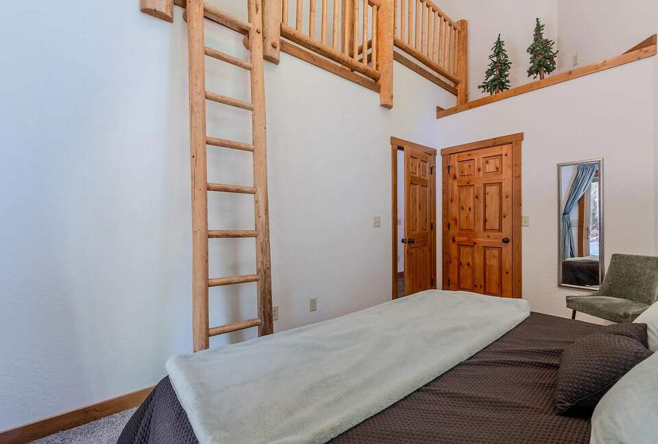 Timber Circle Retreat | Cozy Woodland Home Near Lake of the Woods - Klamath Falls, Oregon