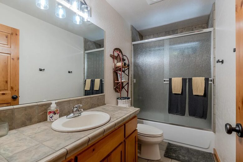 Timber Circle Retreat | Cozy Woodland Home Near Lake of the Woods - Klamath Falls, Oregon