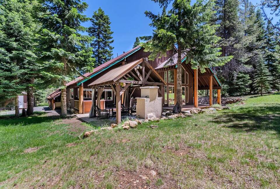 Timber Circle Retreat | Cozy Woodland Home Near Lake of the Woods - Klamath Falls, Oregon
