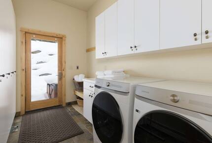 Equity Residences, Ski-In/Ski-Out Chalet at Big Sky Resort - Big Sky, Montana