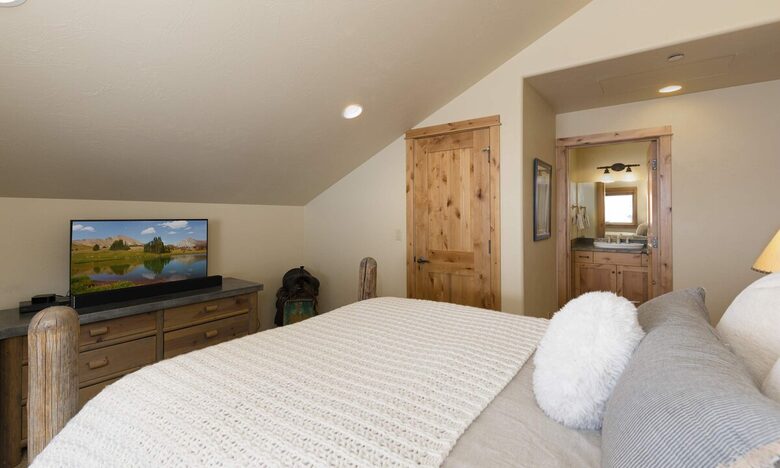 Equity Residences, Ski-In/Ski-Out Chalet at Big Sky Resort - Big Sky, Montana