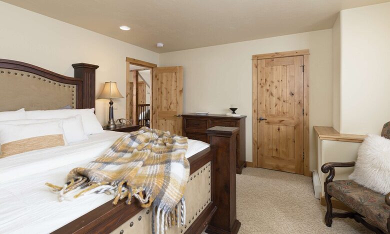 Equity Residences, Ski-In/Ski-Out Chalet at Big Sky Resort - Big Sky, Montana
