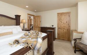Equity Residences, Ski-In/Ski-Out Chalet at Big Sky Resort - Big Sky, Montana