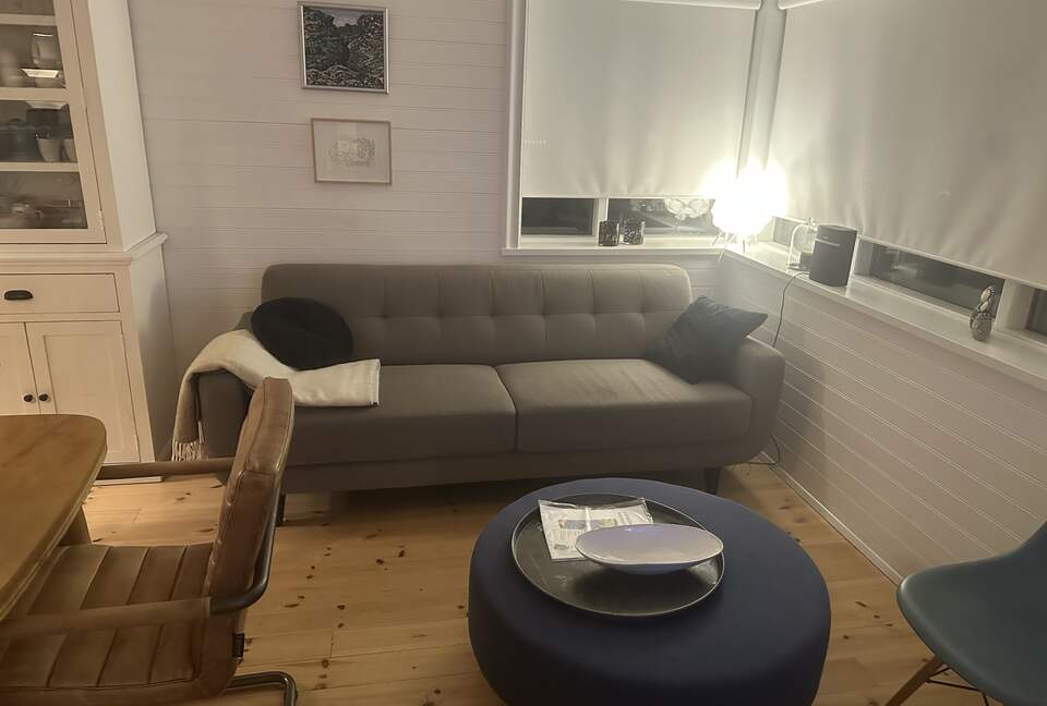 Inviting Town-Center residence With Cozy Lower Lounge - Akureyri, Iceland