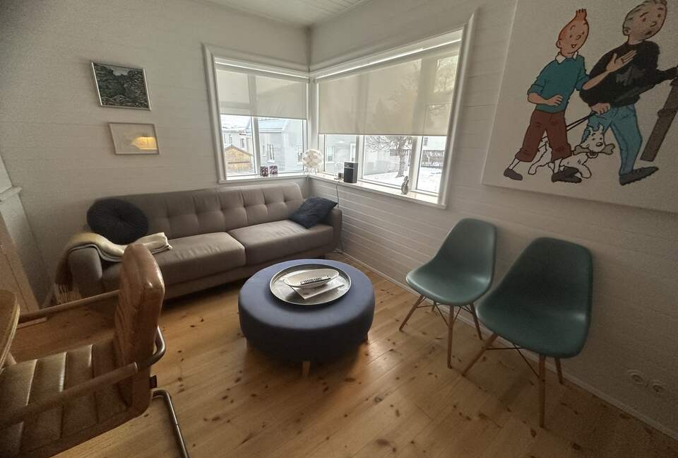 Inviting Town-Center residence With Cozy Lower Lounge - Akureyri, Iceland