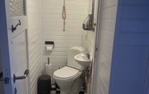 Inviting Town-Center residence With Cozy Lower Lounge - Akureyri, Iceland