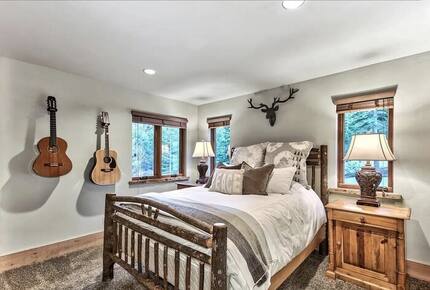 Award Winning Posh Truckee Ski Home by the Slopes - Truckee, California