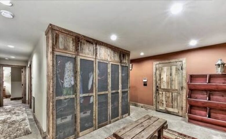 Award Winning Posh Truckee Ski Home by the Slopes - Truckee, California