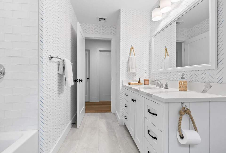 Cape Cod Luxe Retreat | Modern Barnstable Oasis with Pool - Barnstable, Massachusetts