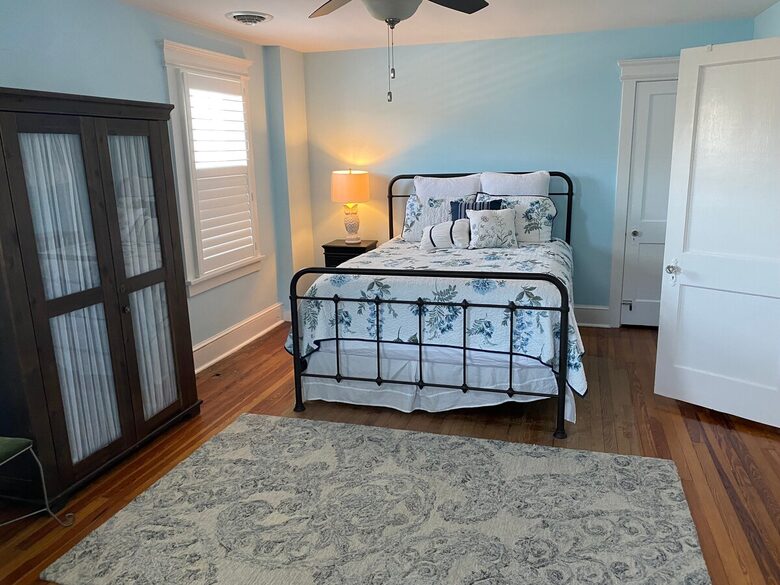 Charming Beach Home Dog Friendly with EV Charger - Margate City, New Jersey