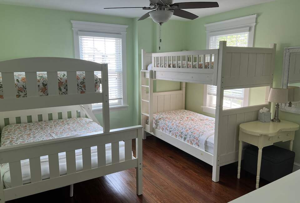 Charming Beach Home Dog Friendly with EV Charger - Margate City, New Jersey