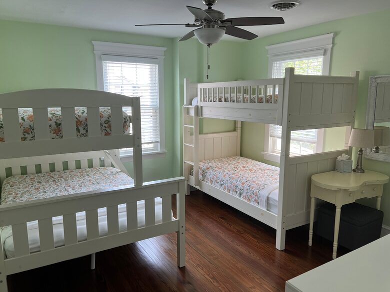 Charming Beach Home Dog Friendly with EV Charger - Margate City, New Jersey