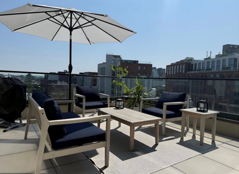 Chic Brooklyn Retreat with Skyline Views and a Private Rooftop Terrace - New York City, New York