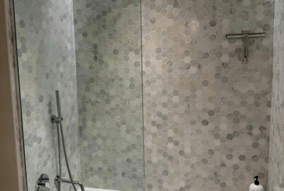 Chic Brooklyn Retreat with Skyline Views and a Private Rooftop Terrace - New York City, New York