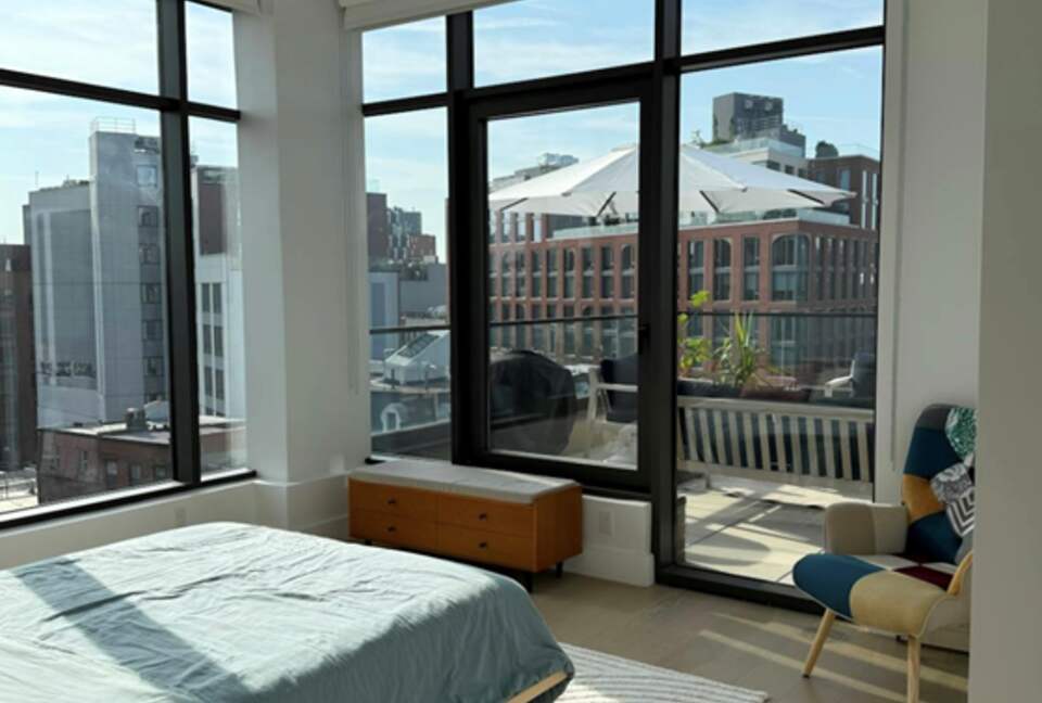 Chic Brooklyn Retreat with Skyline Views and a Private Rooftop Terrace - New York City, New York