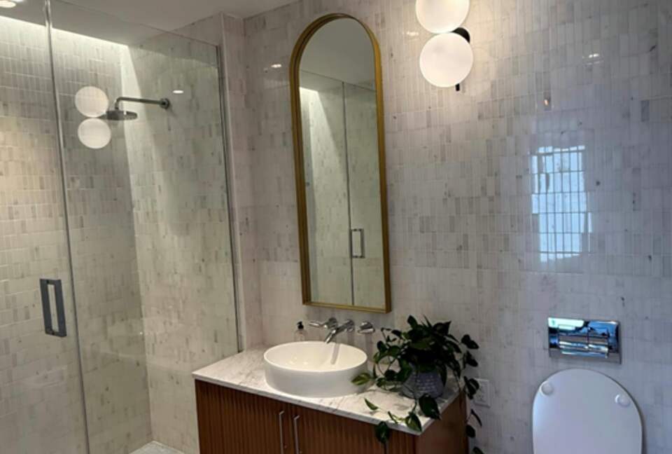 Chic Brooklyn Retreat with Skyline Views and a Private Rooftop Terrace - New York City, New York