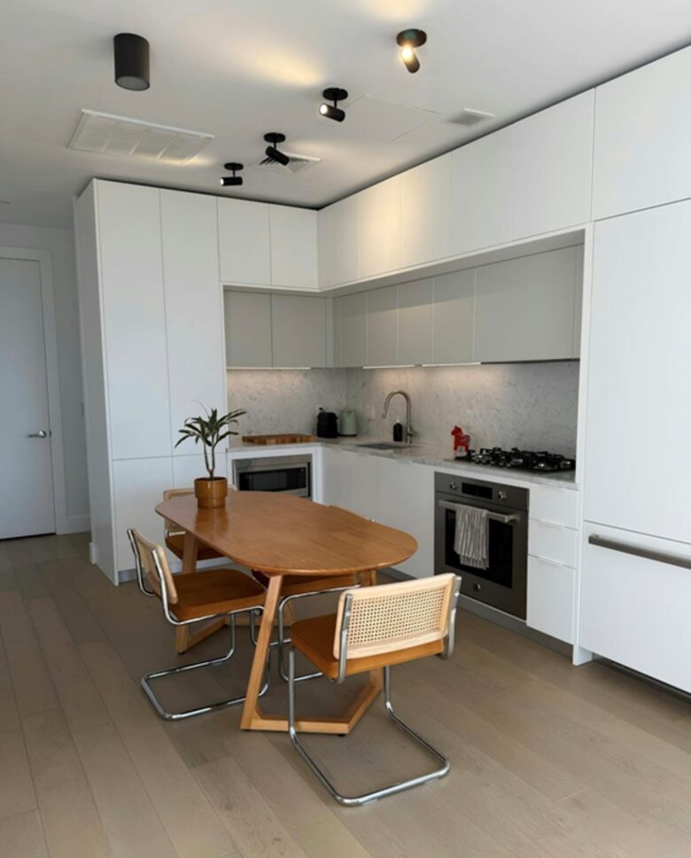 Chic Brooklyn Retreat with Skyline Views and a Private Rooftop Terrace - New York City, New York