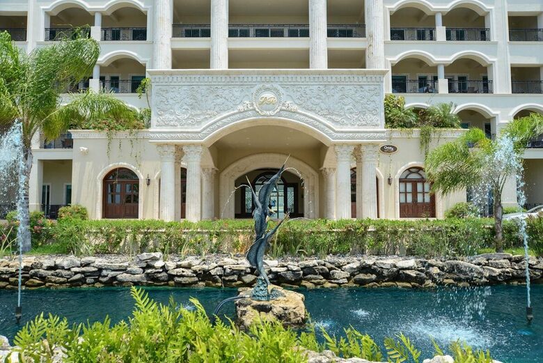 Luxury 3 Bedroom Beachfront Condo at the most desirable building in Cozumel. (The Landmark) - Cozumel, Mexico