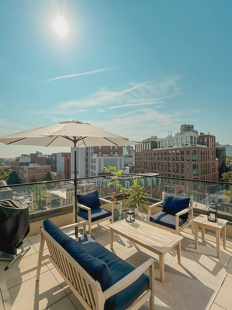Chic Brooklyn Retreat with Skyline Views and a Private Rooftop Terrace - New York City, New York