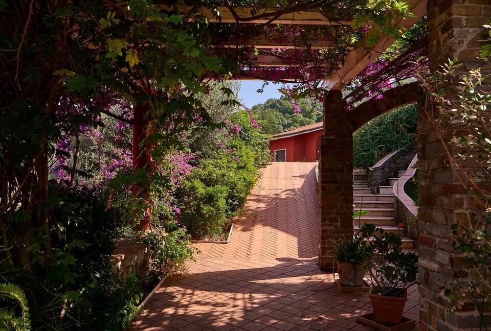 Refined Countryside Apartment Overlooking Capri - Altavilla Silentina, Italy