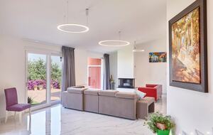 Refined Countryside Apartment Overlooking Capri - Altavilla Silentina, Italy