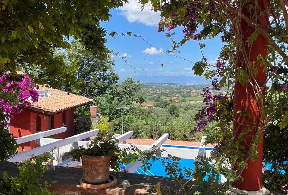 Refined Countryside Apartment Overlooking Capri - Altavilla Silentina, Italy