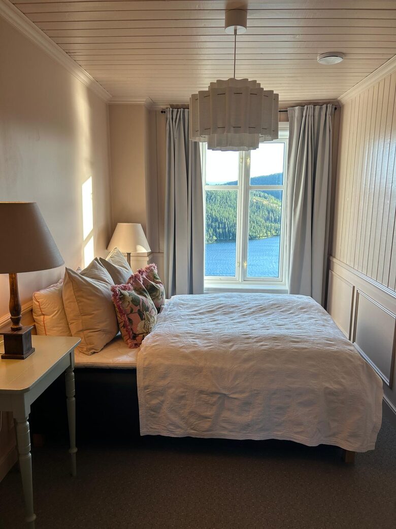 Your Own Boutique Hotel Overlooking Hedalsfjord - Skammestein, Norway