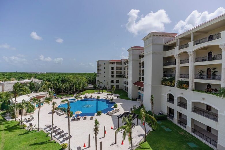 Luxury 3 Bedroom Beachfront Condo at the most desirable building in Cozumel. (The Landmark) - Cozumel, Mexico