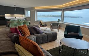 Inviting Seafront Escape on the Causeway Coast - Portrush, United Kingdom