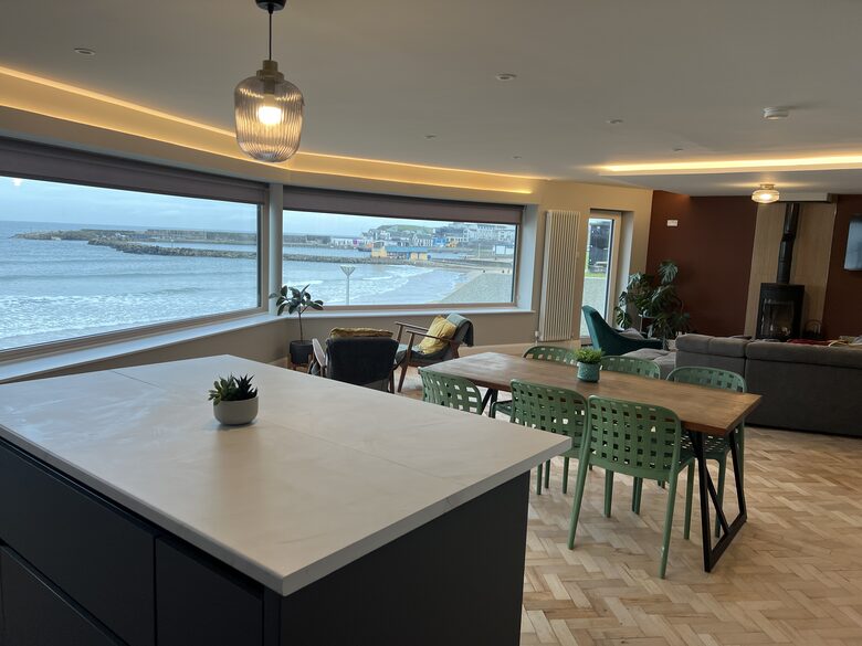 Inviting Seafront Escape on the Causeway Coast - Portrush, United Kingdom