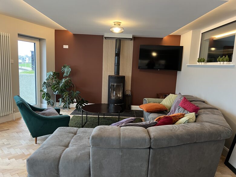 Inviting Seafront Escape on the Causeway Coast - Portrush, United Kingdom