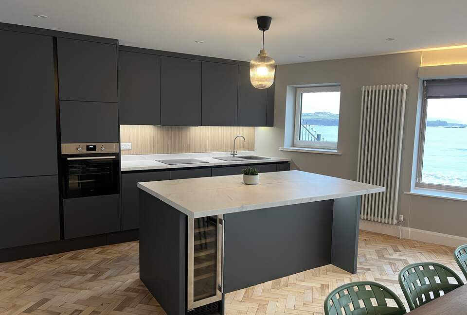 Inviting Seafront Escape on the Causeway Coast - Portrush, United Kingdom