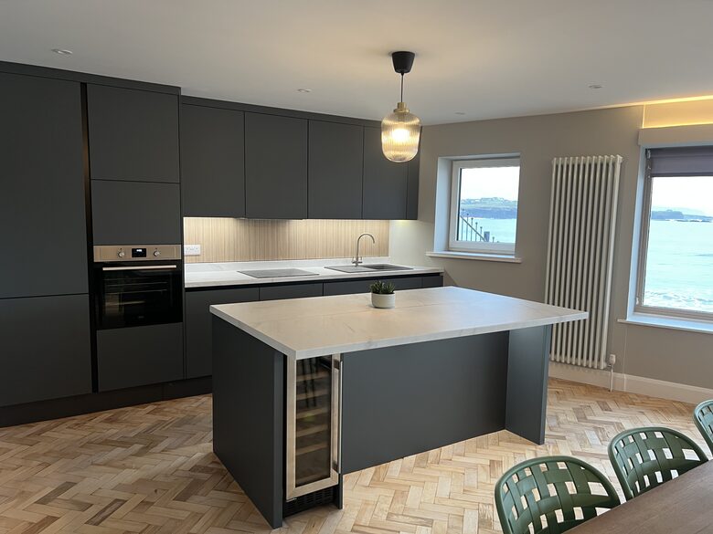 Inviting Seafront Escape on the Causeway Coast - Portrush, United Kingdom