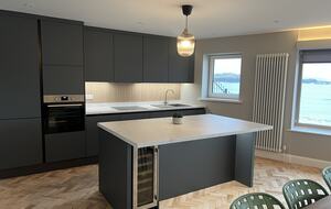 Inviting Seafront Escape on the Causeway Coast - Portrush, United Kingdom