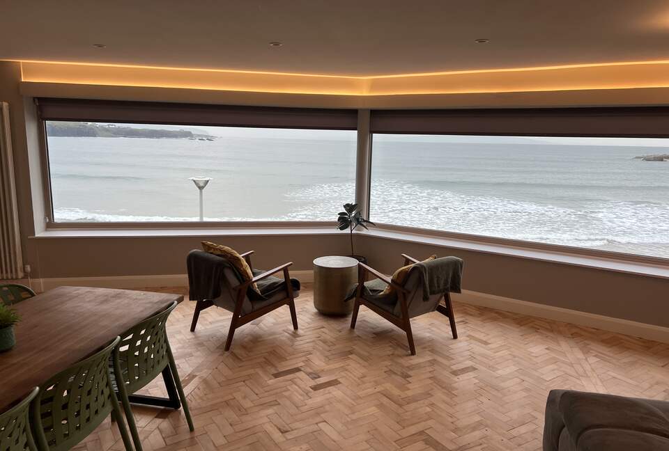 Inviting Seafront Escape on the Causeway Coast - Portrush, United Kingdom