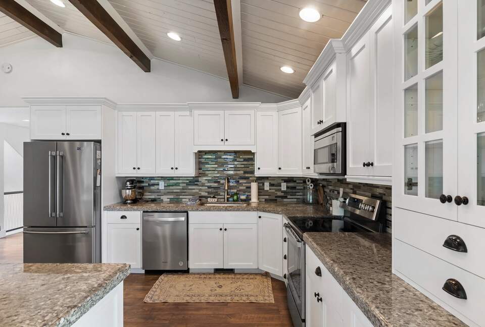 Bear Lake Grand Retreat | Stylish, Spacious, and Steps from the Water - Garden City, Utah