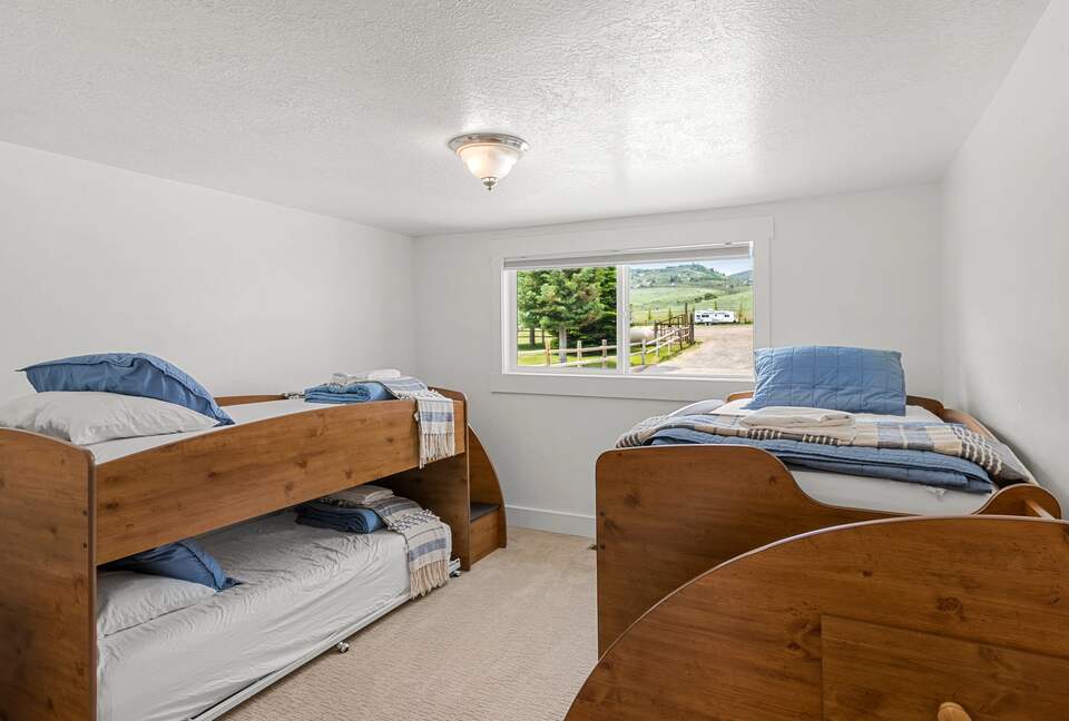 Bear Lake Grand Retreat | Stylish, Spacious, and Steps from the Water - Garden City, Utah