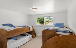 Bear Lake Grand Retreat | Stylish, Spacious, and Steps from the Water - Garden City, Utah