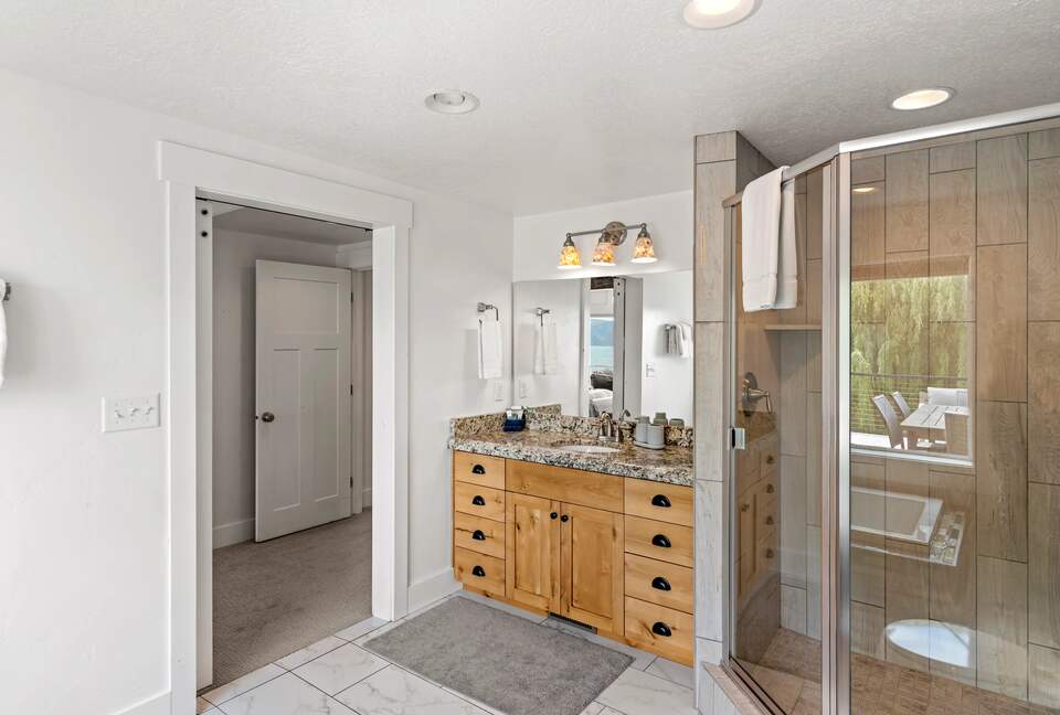 Bear Lake Grand Retreat | Stylish, Spacious, and Steps from the Water - Garden City, Utah