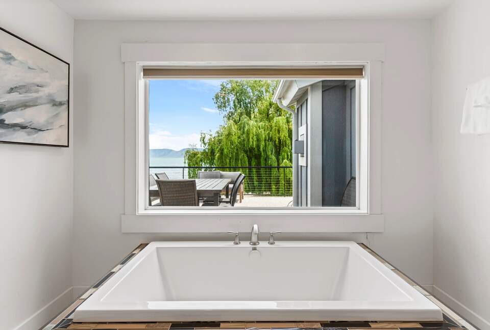 Bear Lake Grand Retreat | Stylish, Spacious, and Steps from the Water - Garden City, Utah