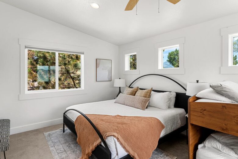 Bear Lake Grand Retreat | Stylish, Spacious, and Steps from the Water - Garden City, Utah