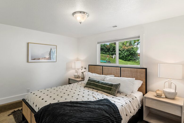 Bear Lake Grand Retreat | Stylish, Spacious, and Steps from the Water - Garden City, Utah