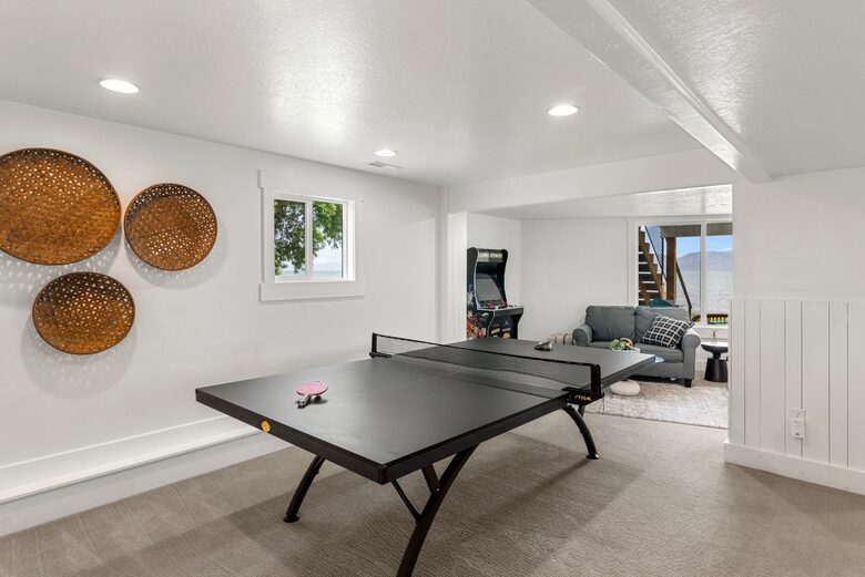 Bear Lake Grand Retreat | Stylish, Spacious, and Steps from the Water - Garden City, Utah