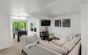 Bear Lake Grand Retreat | Stylish, Spacious, and Steps from the Water - Garden City, Utah