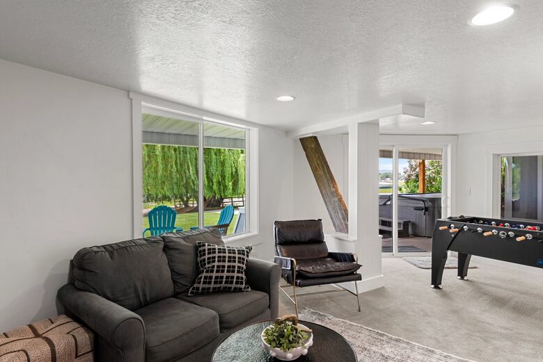 Bear Lake Grand Retreat | Stylish, Spacious, and Steps from the Water - Garden City, Utah