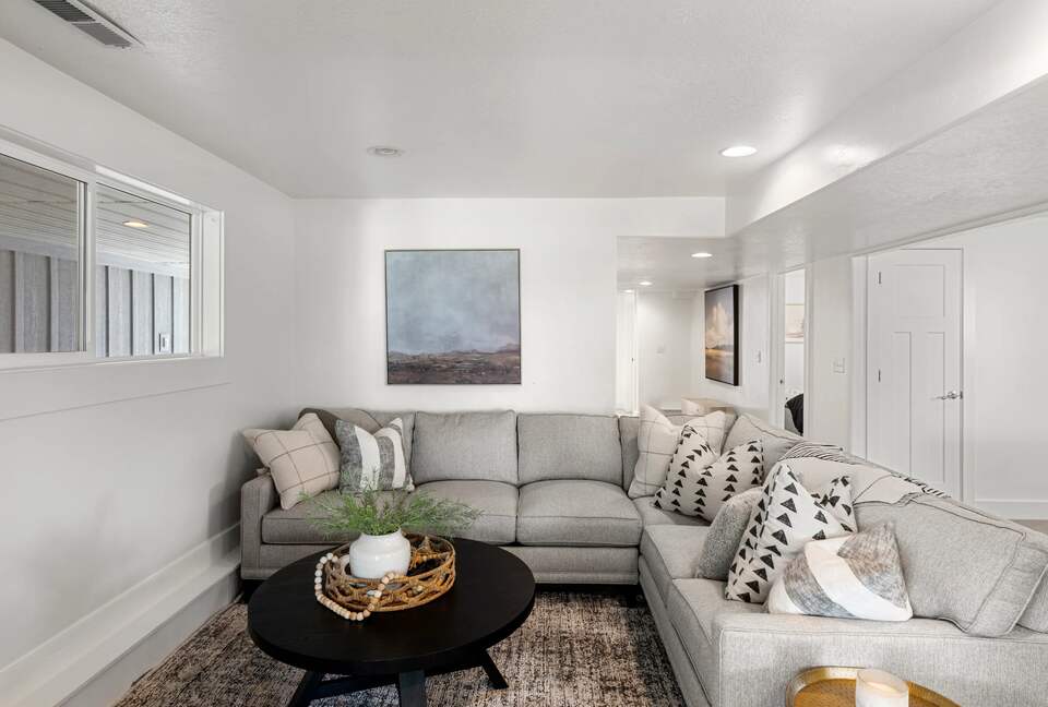 Bear Lake Grand Retreat | Stylish, Spacious, and Steps from the Water - Garden City, Utah